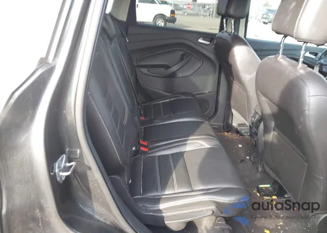 2017 Ford Escape Titanium z USA, uszkodzony, nr VIN 1FMCU0J94HUB95227